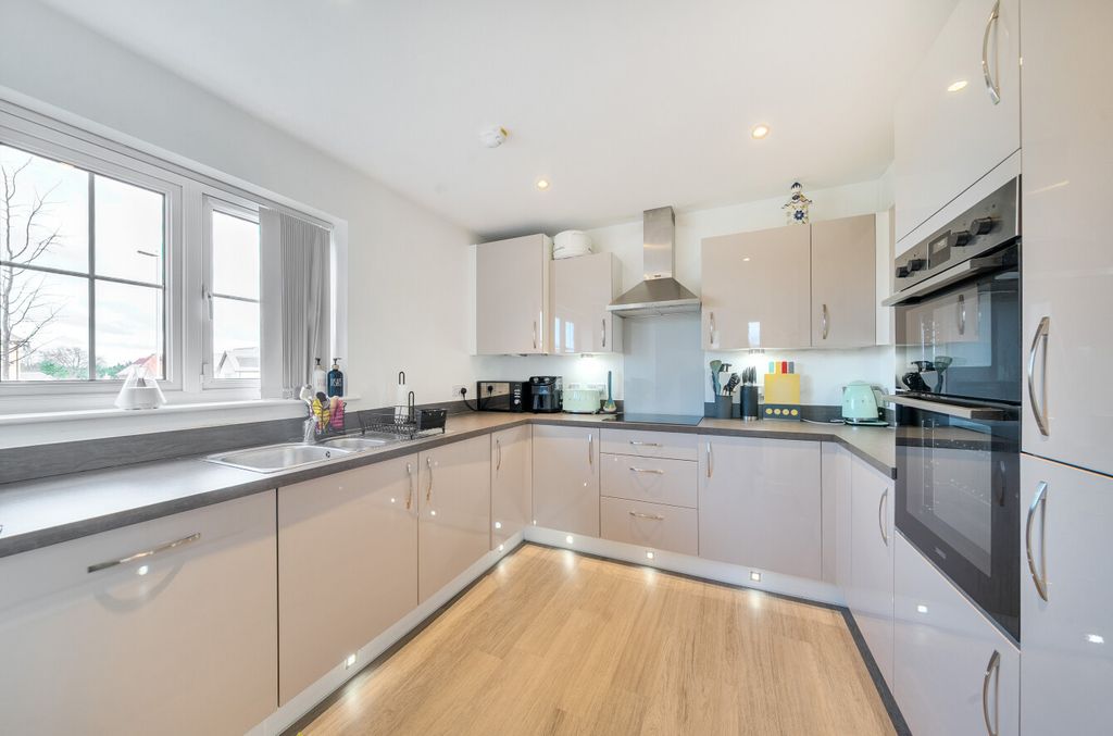 Property photo 2 of 17 1405257-6-69835c9...