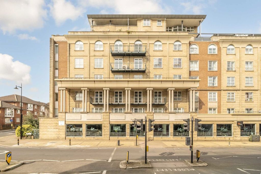 Property photo 1 of 6