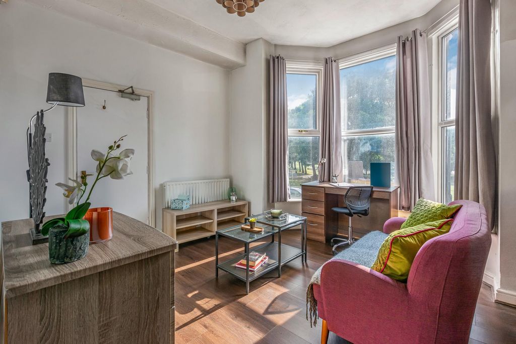 Property photo 3 of 7 Property Photo