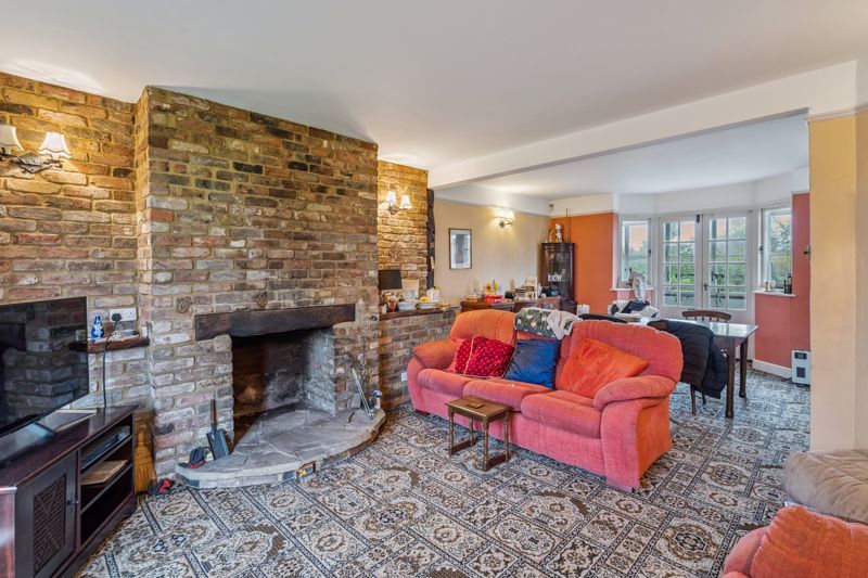 Property photo 3 of 17 Photo 5