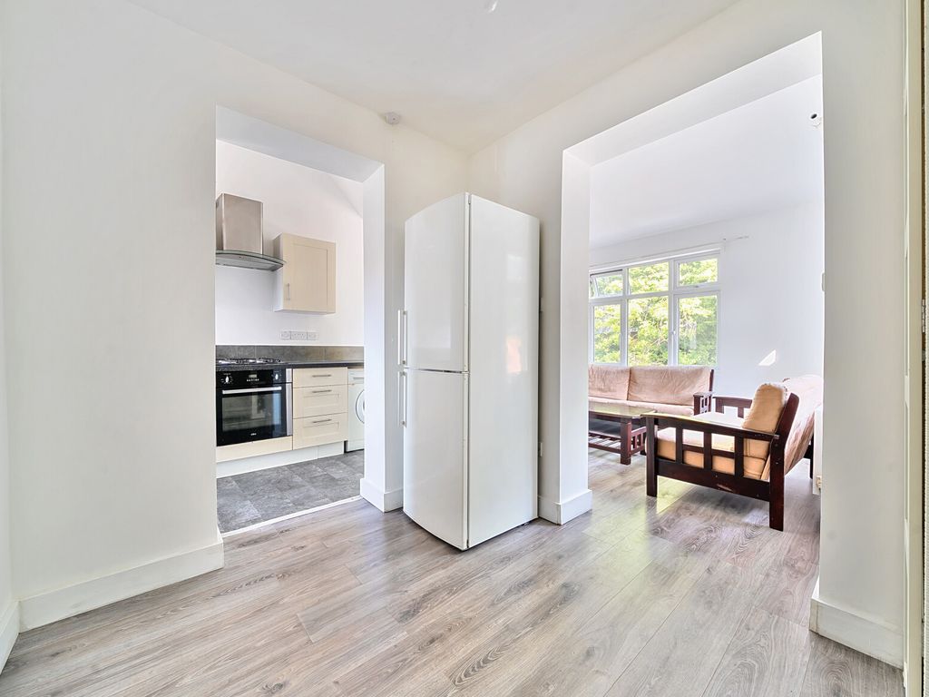 Property photo 3 of 11