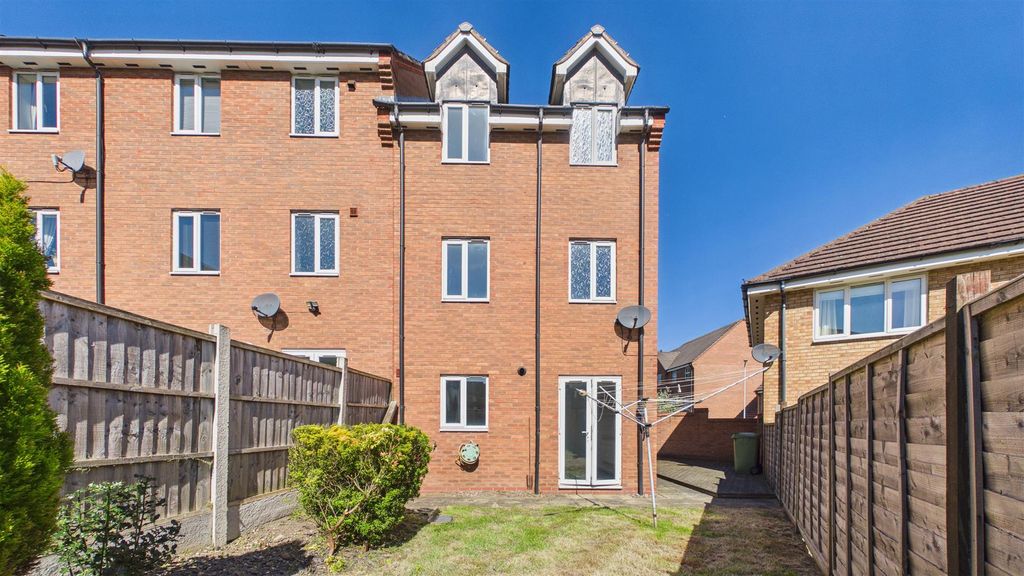 Additional image 22 of 4 bed town house for saleLarch Gardens, Bilston, West Midlands WV14