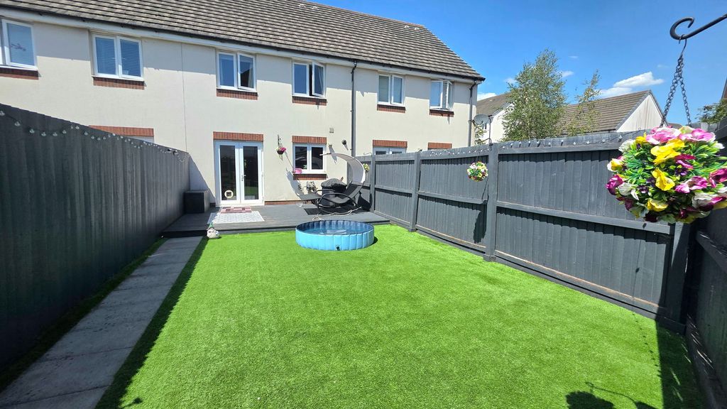 Property photo 2 of 23