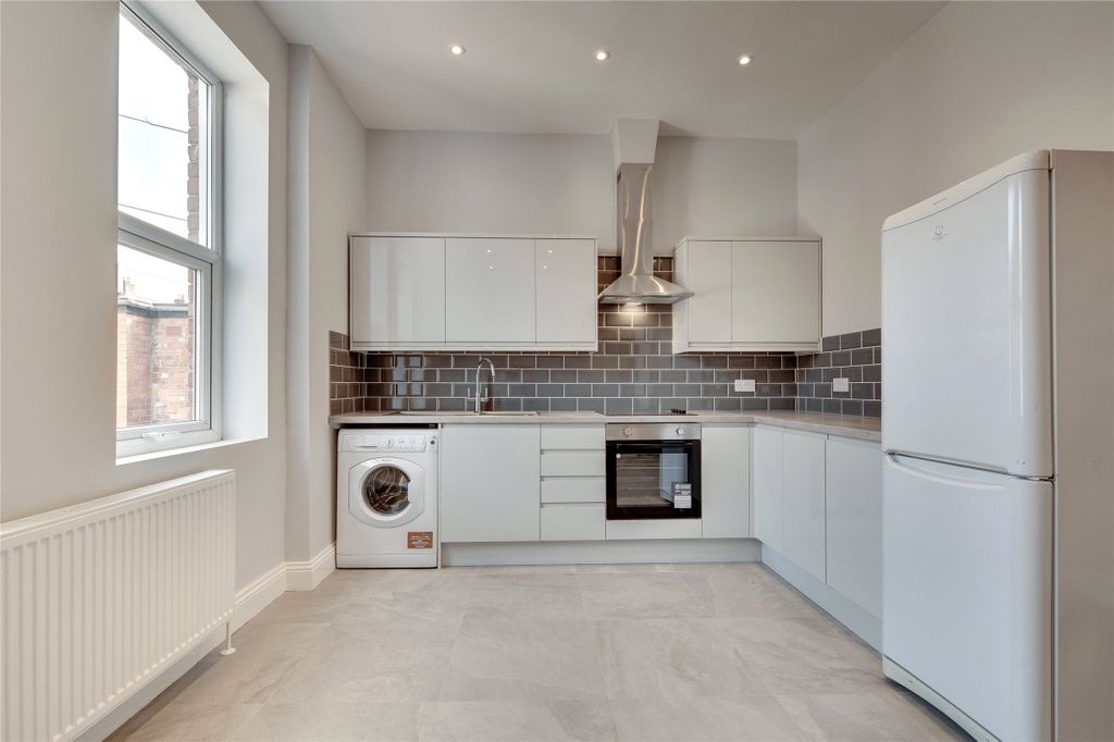 Property photo 1 of 9 Kitchen