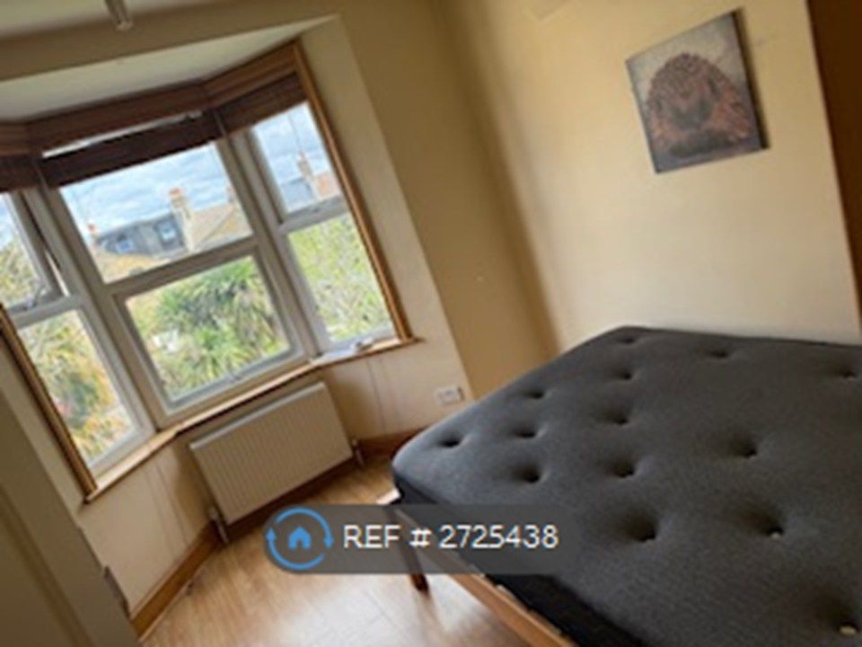 Property photo 3 of 6