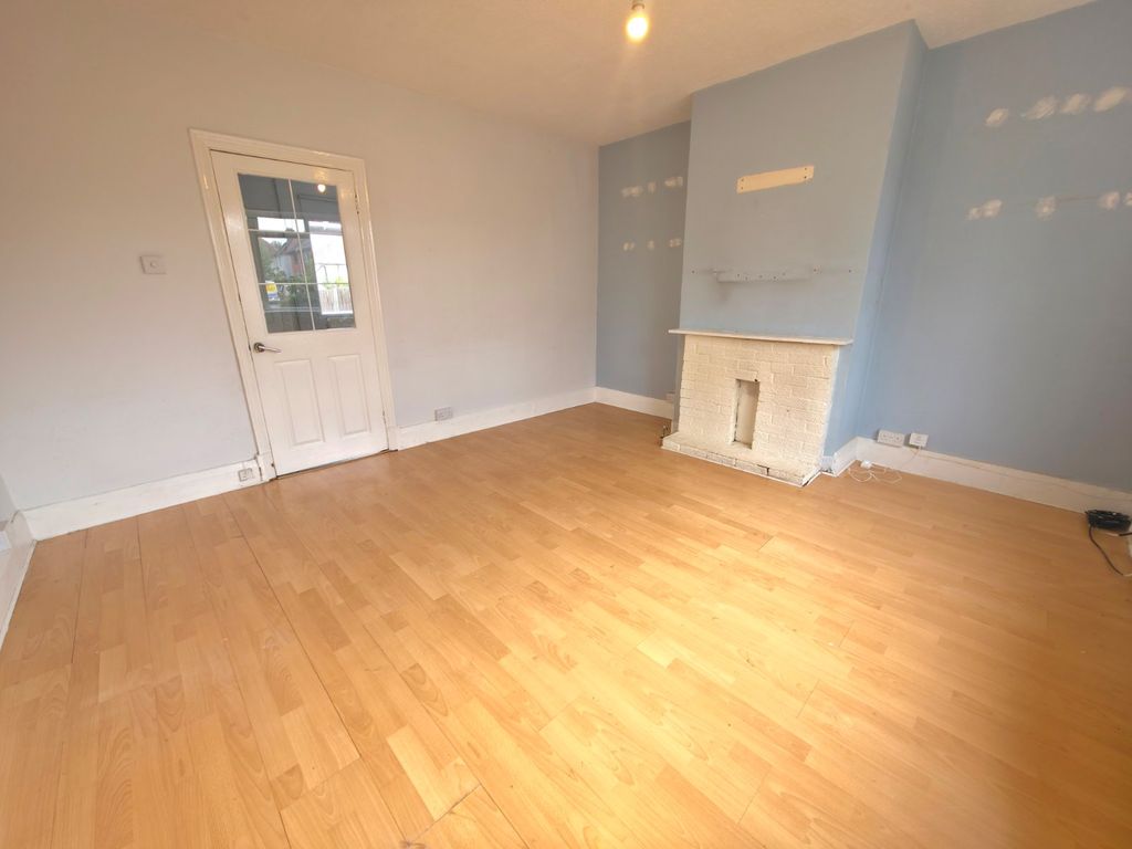 Property photo 2 of 11 Lounge