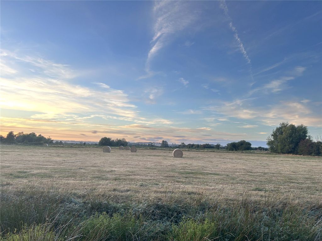 Property photo 2 of 5 Picture No. 02