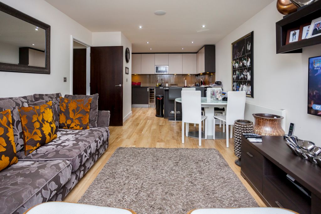 Property photo 1 of 18 Photo 8