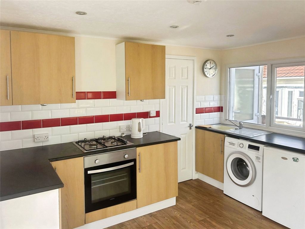 Property photo 2 of 10 Picture No. 21