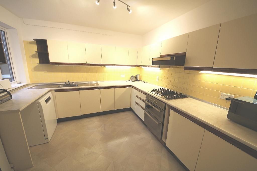 Property photo 3 of 9 Photo 3