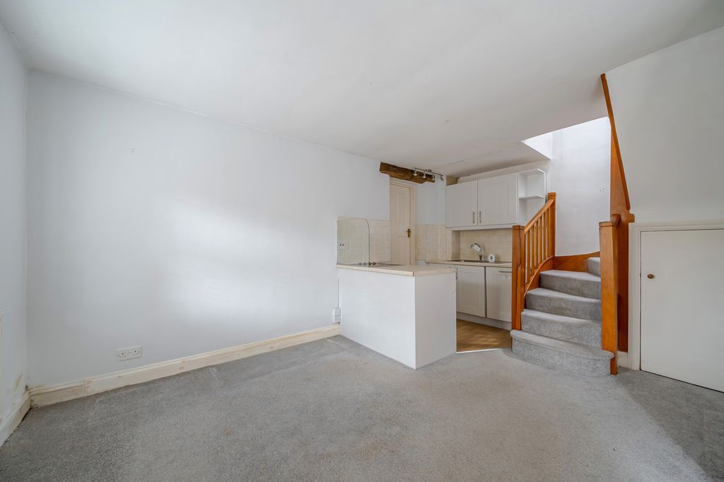 Property photo 3 of 26