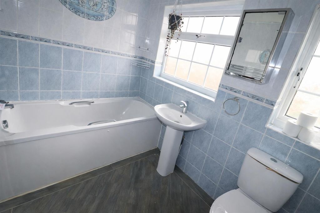 Property photo 3 of 14 0335c998-Be8A-4Dd1-B5c4-51Fbd926A9E3.Png