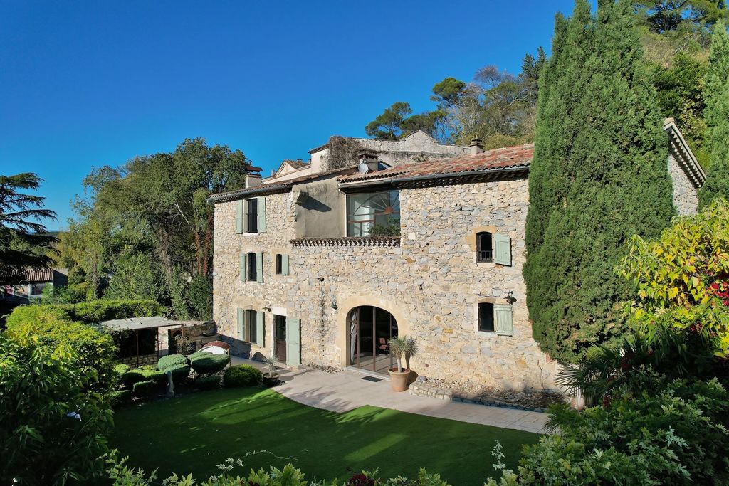 Property photo 1 of 29