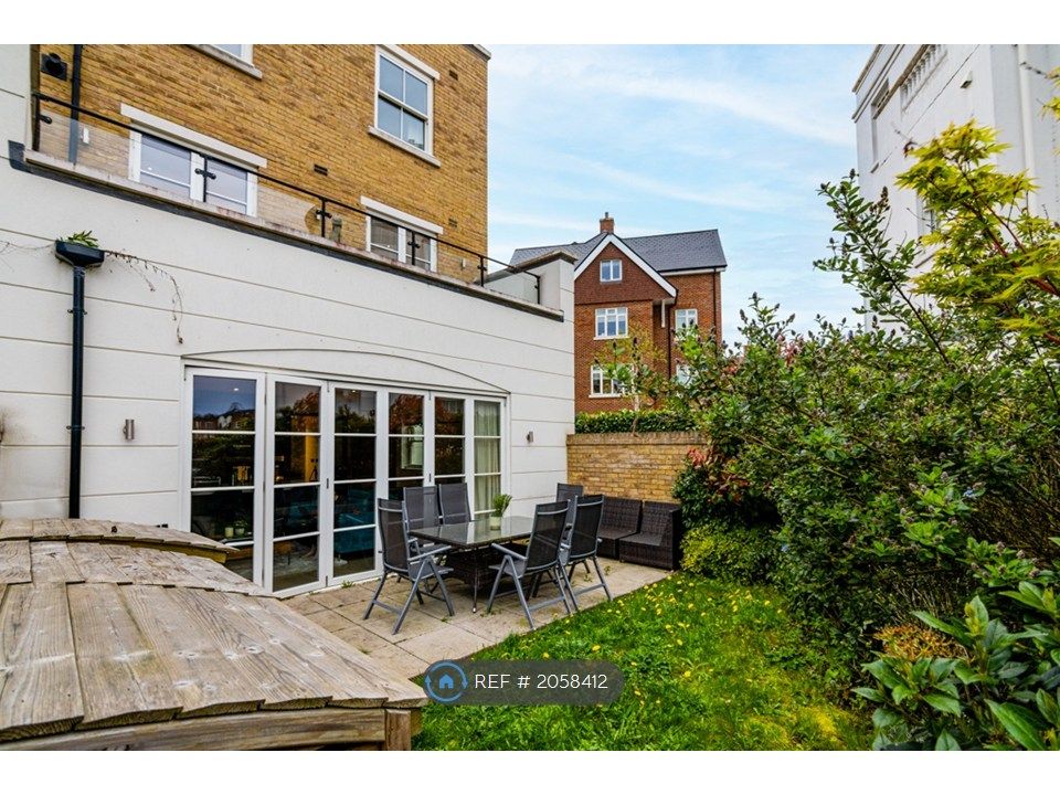 Property photo 2 of 14