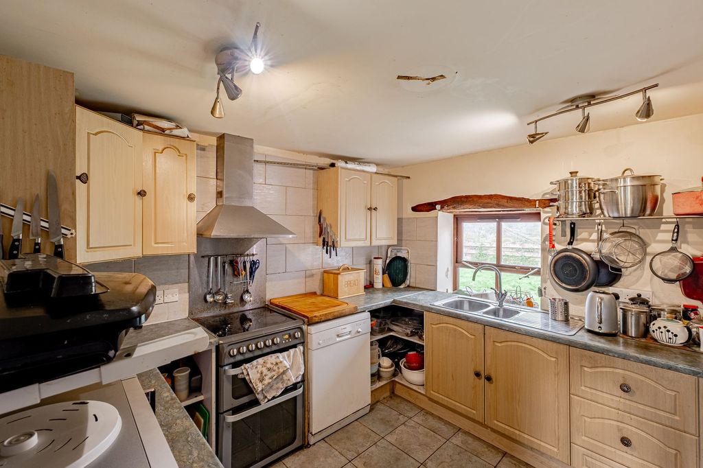 Property photo 3 of 26