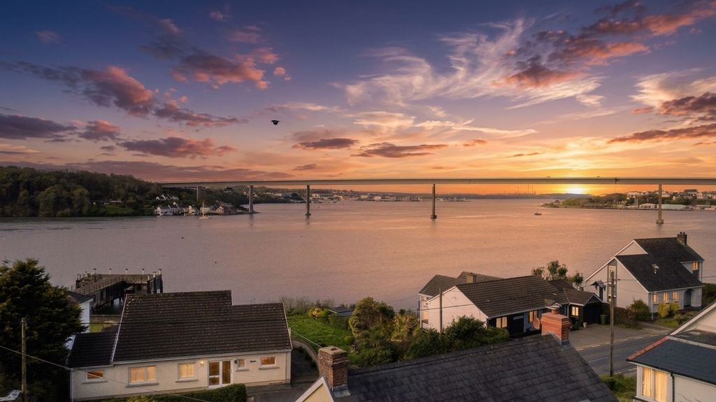 Property photo 2 of 56