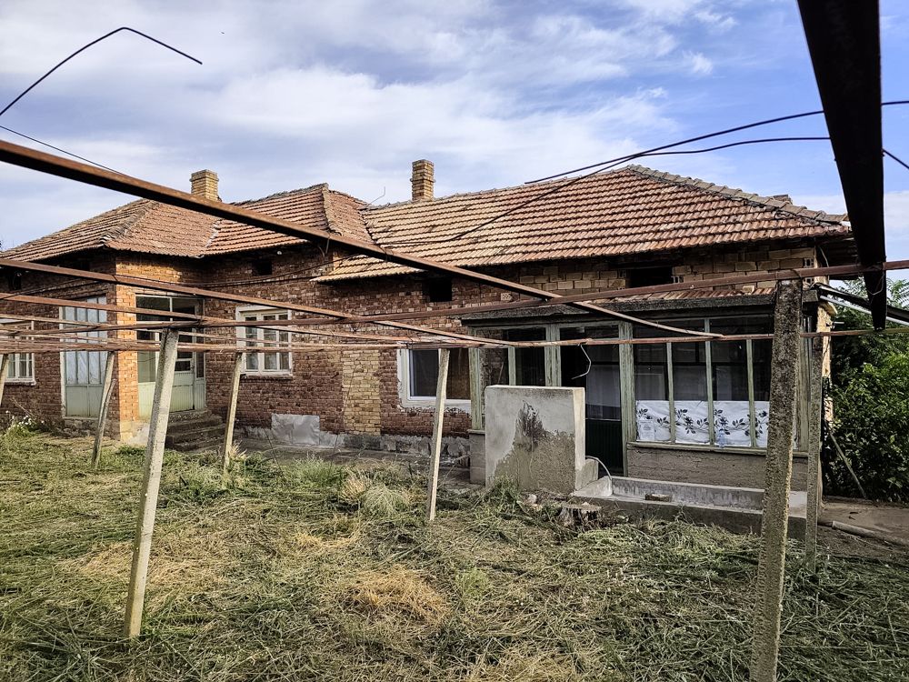Property photo 2 of 17