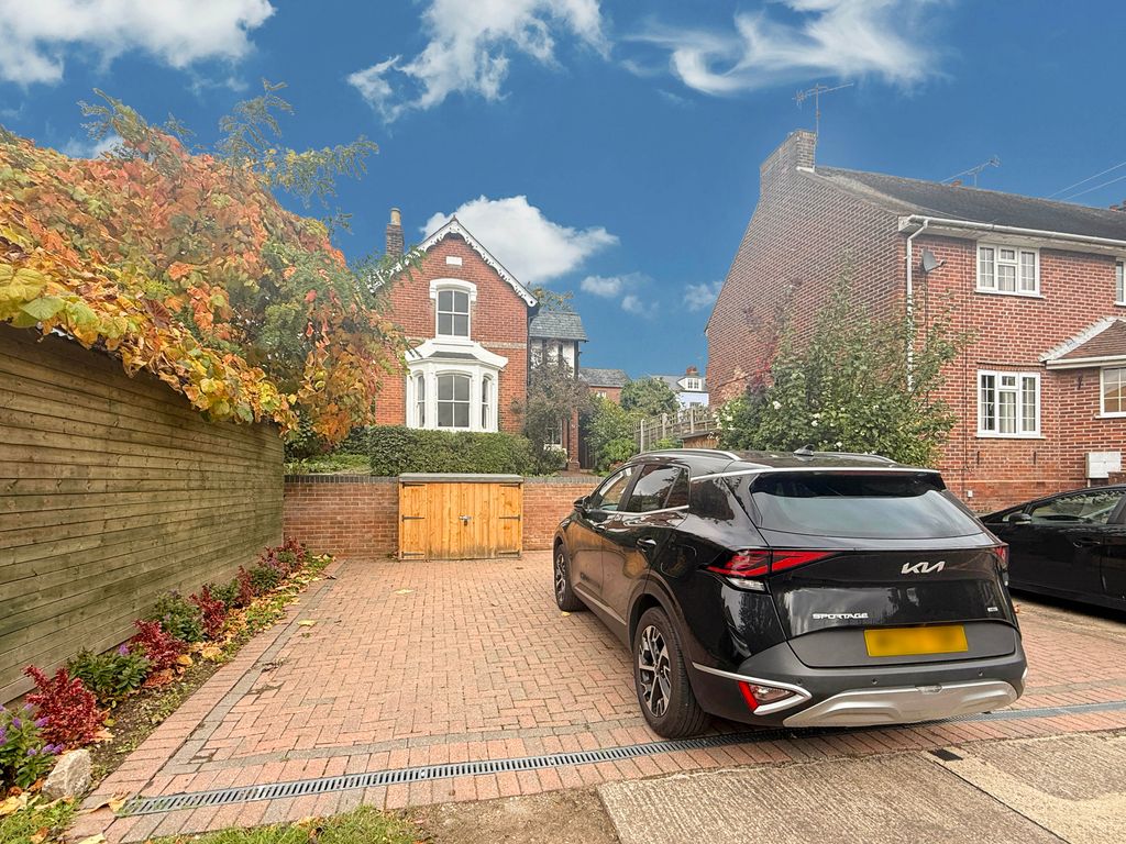 Property photo 1 of 33 20251007_113449799_0.5