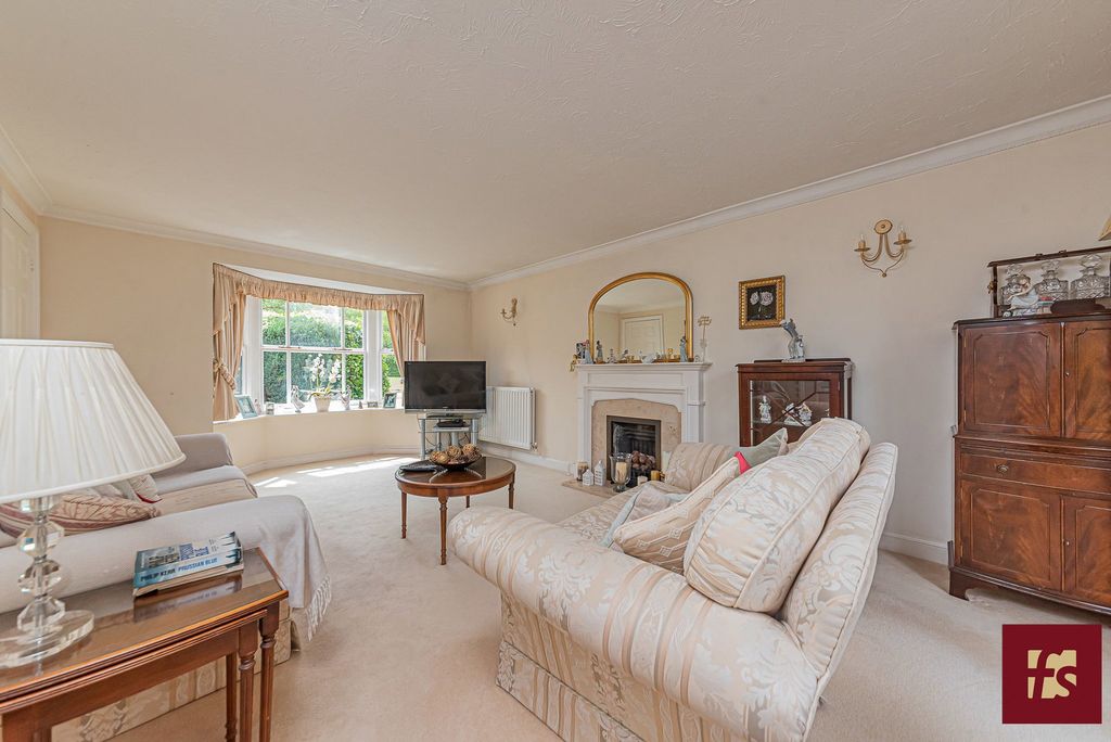 Property photo 2 of 19
