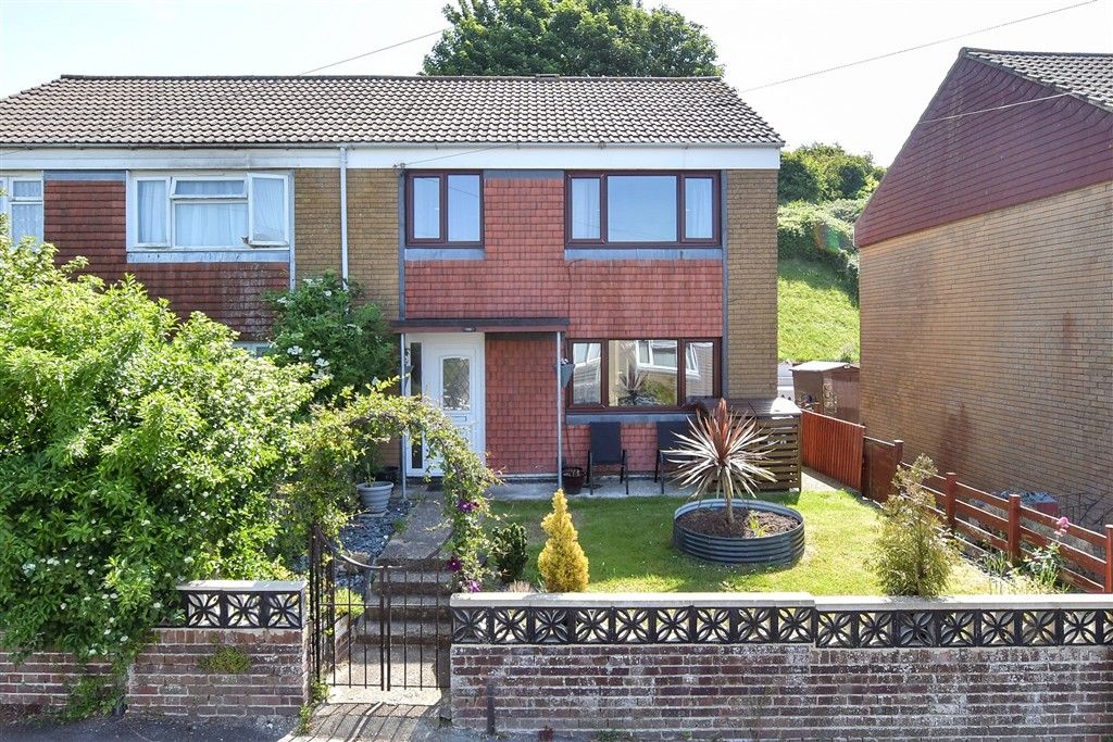 Property photo 1 of 15 External Front Web..
