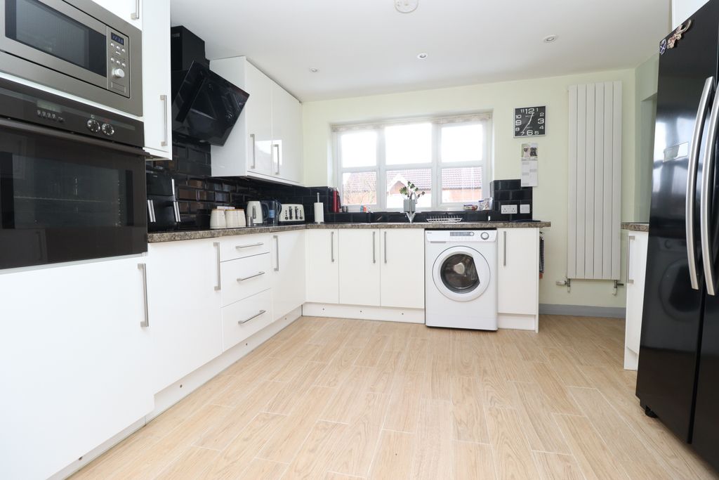 Property photo 2 of 14 Img_8027