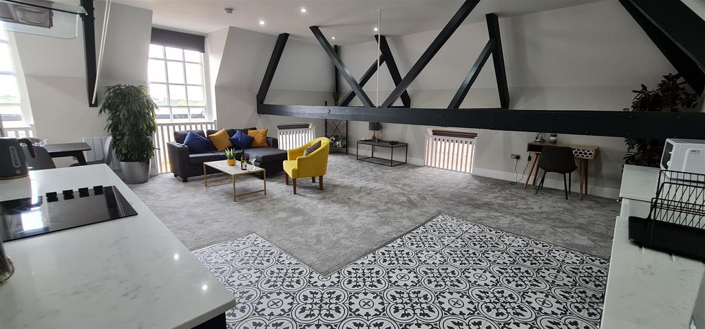 Property photo 2 of 43 20220717_183904.Jpg