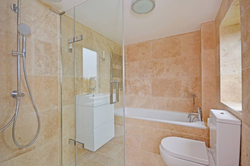 Property photo 3 of 7