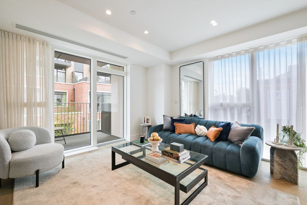 Property photo 3 of 13 Empire House, 103- (7).Jpg