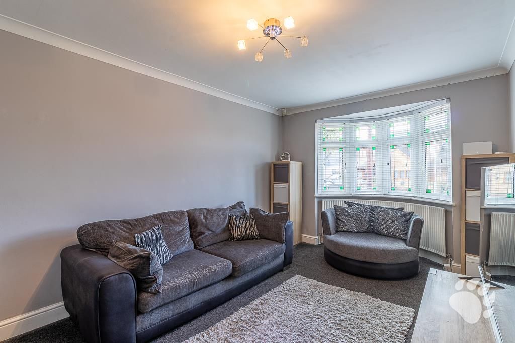 Property photo 3 of 19 Lounge