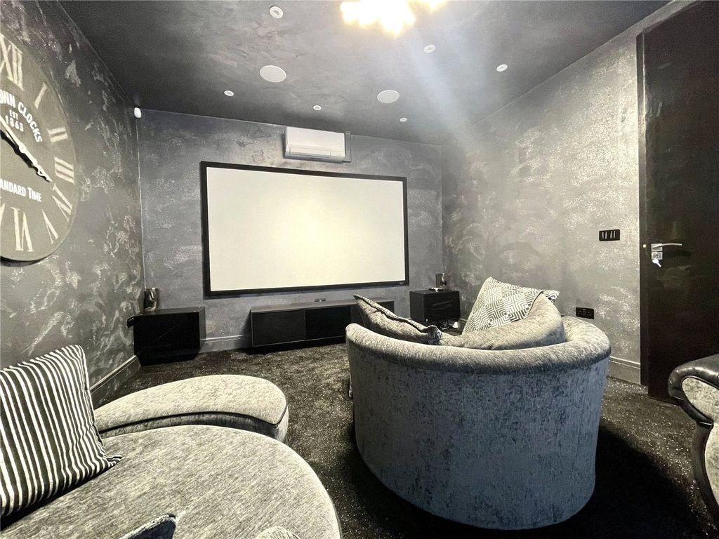 Additional image 11 of 5 bed detached house to rentWaggon Road, Barnet EN4