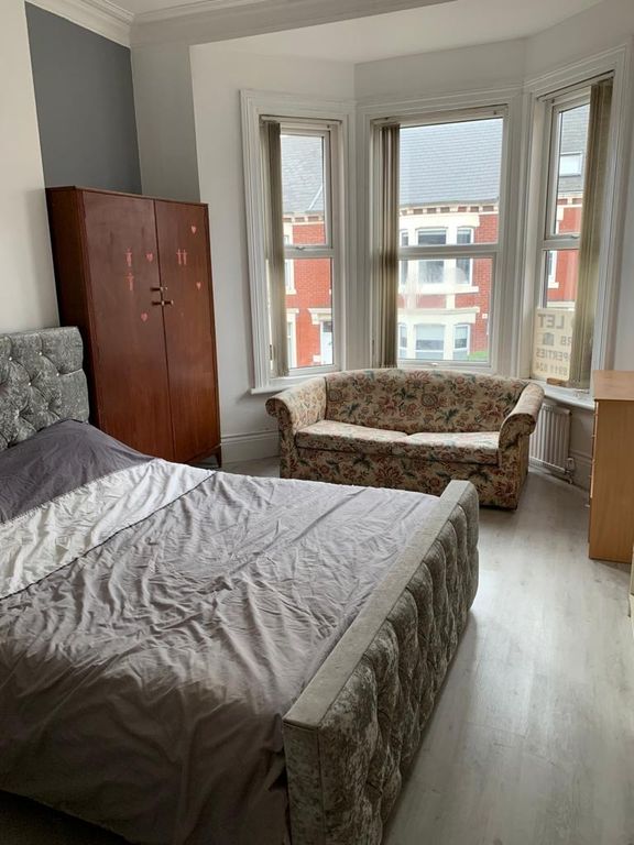 Property photo 1 of 16 3 Bed Furnished Flat