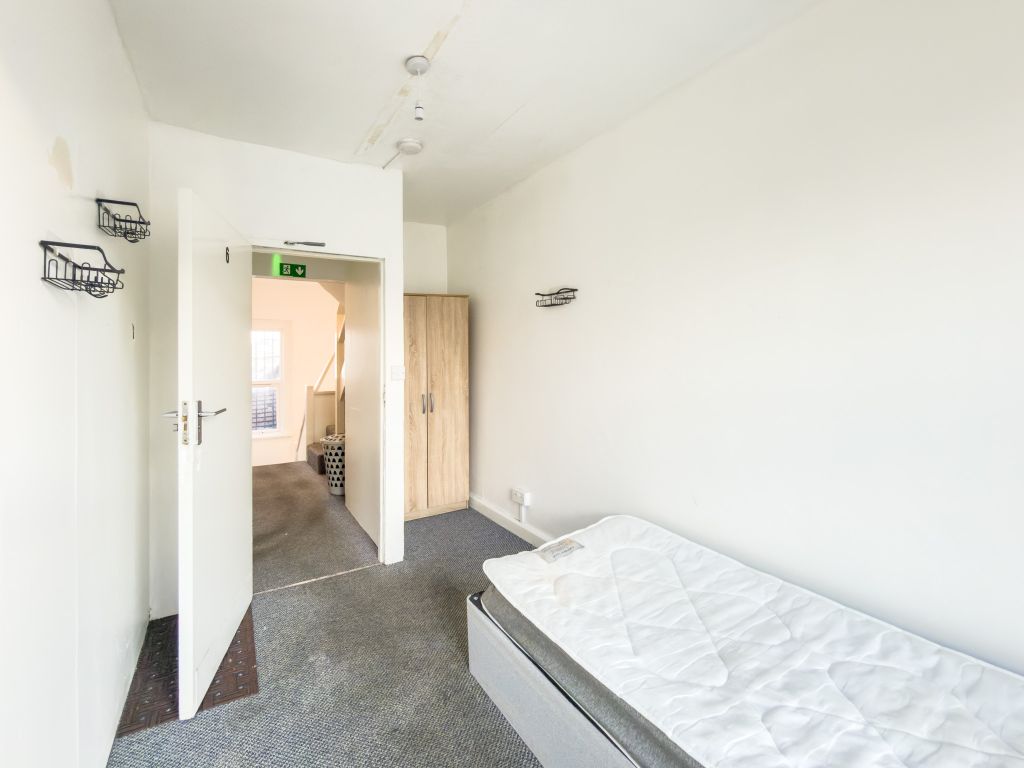 Property photo 1 of 4