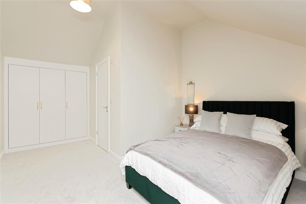 Property photo 2 of 18 Image