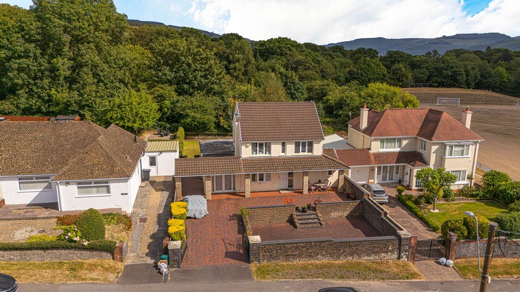 Property photo 1 of 64