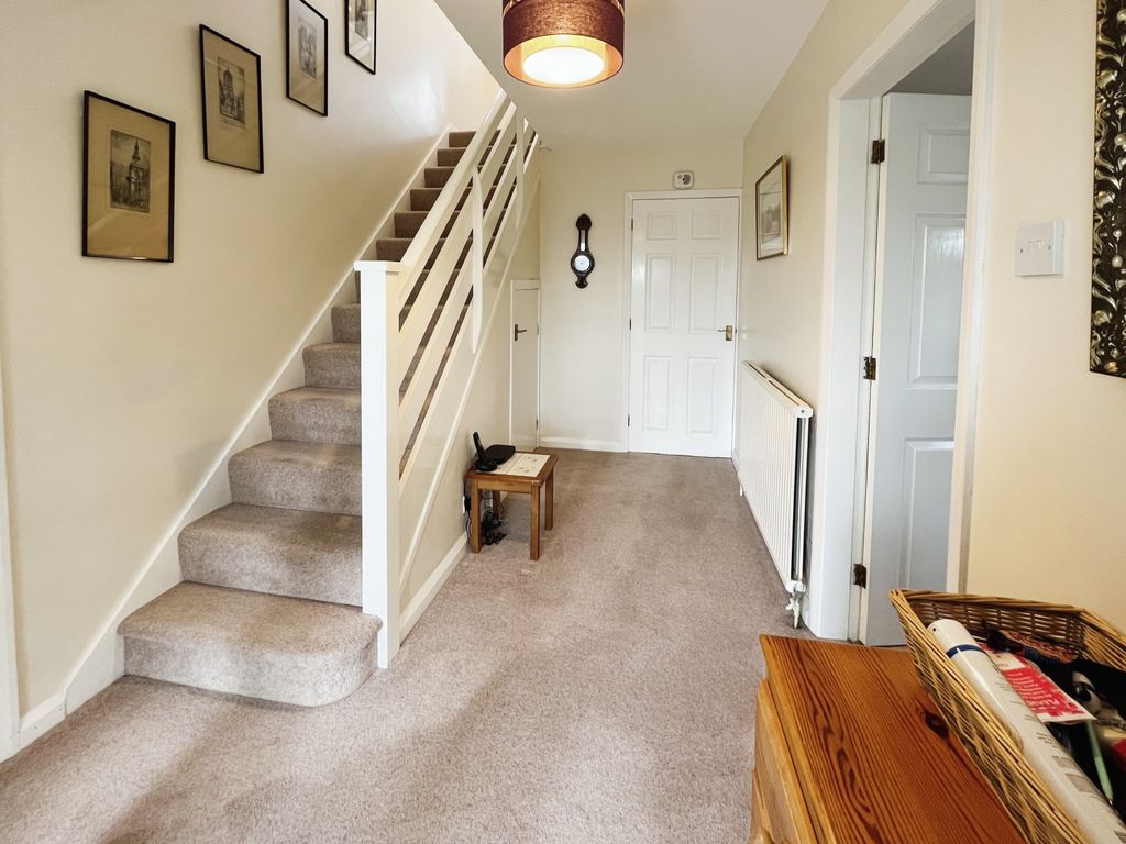 Property photo 2 of 27 Entrance Hall