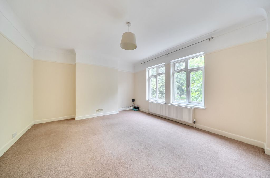 Property photo 2 of 11 1482040-15-6A42B7...