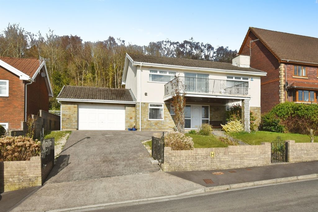 Property photo 1 of 34