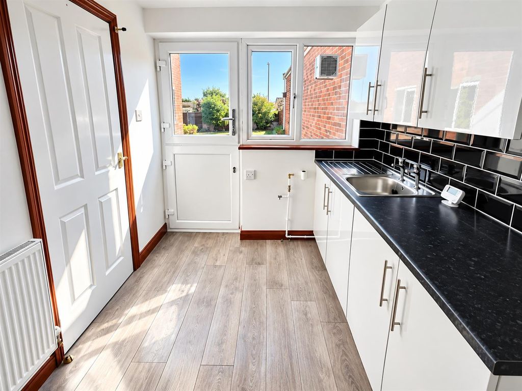 Property photo 2 of 10 Kitchen.Png