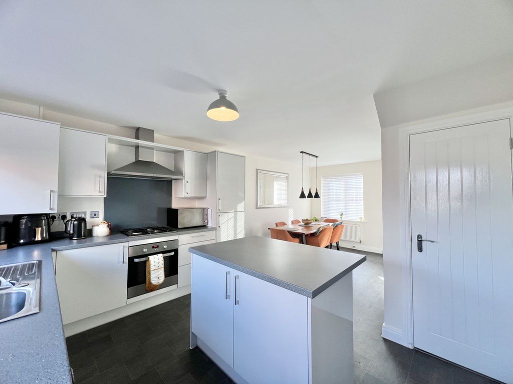 Property photo 3 of 25