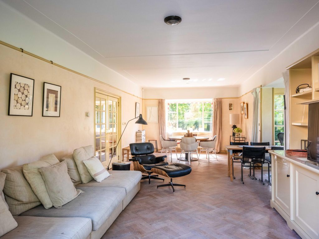 Property photo 2 of 41