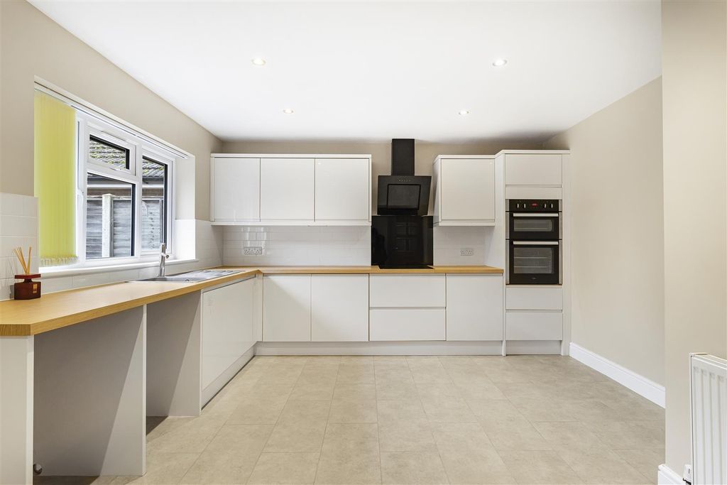 Property photo 2 of 15 13_46760.Jpg
