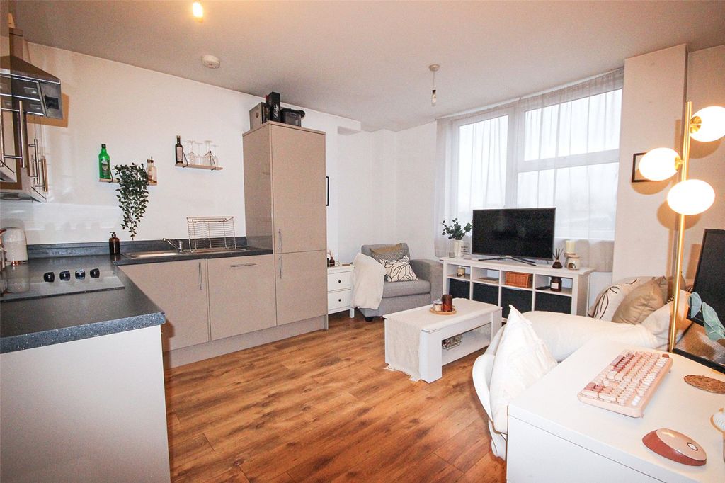 Property photo 2 of 11 Picture No. 26