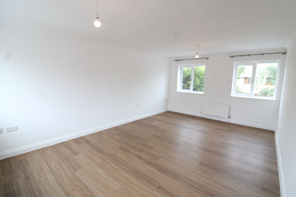 Property photo 3 of 6 Lounge