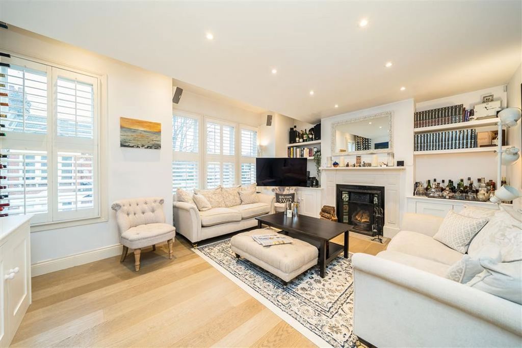 Property photo 2 of 11