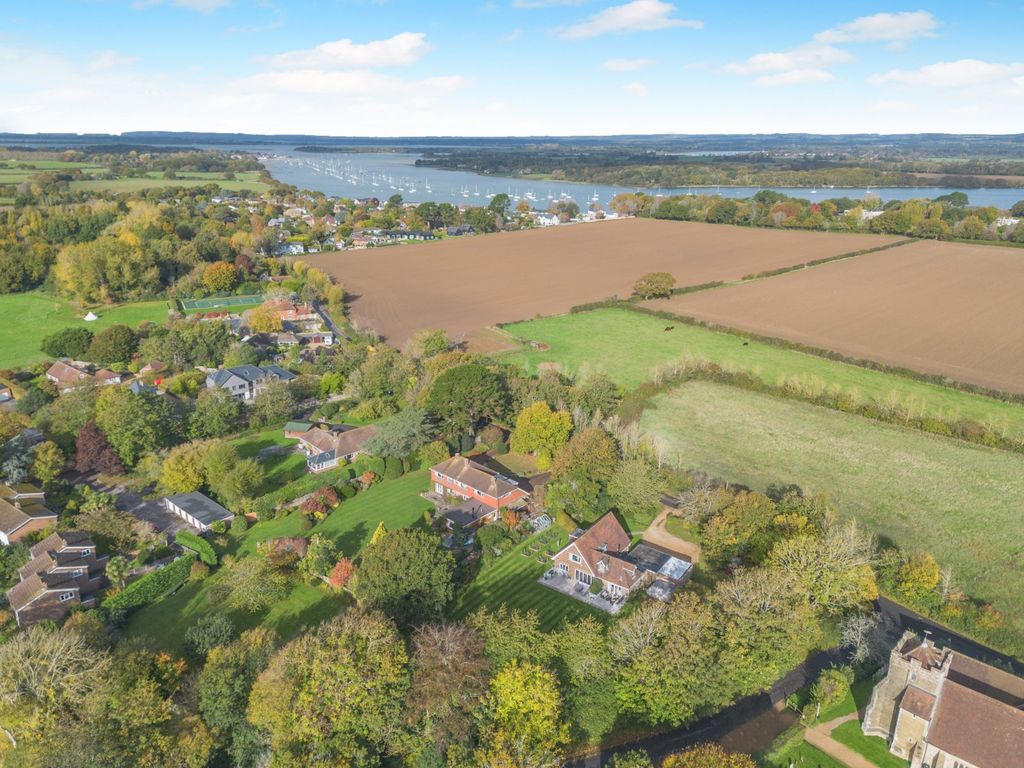 Property photo 1 of 17 Picture No. 02