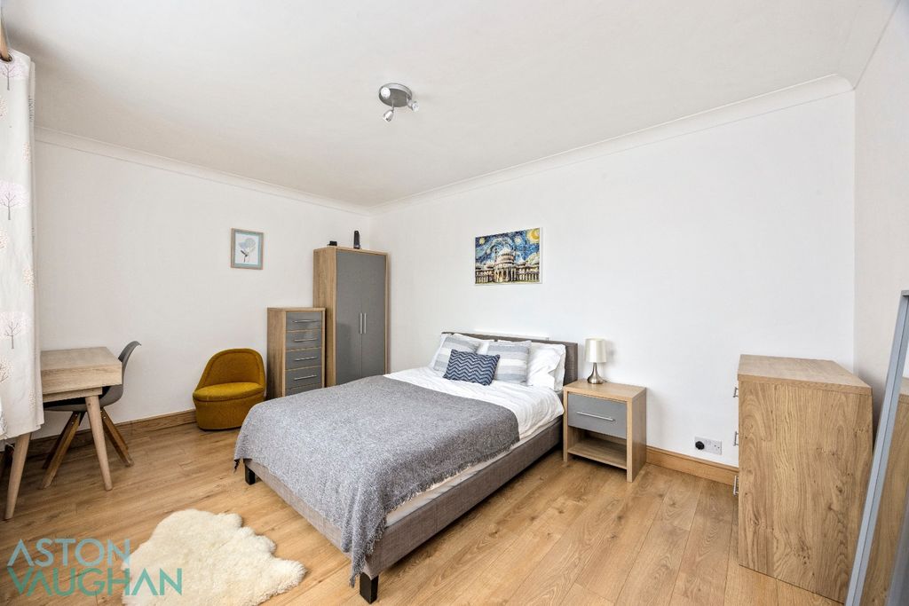 Property photo 2 of 13 4652651