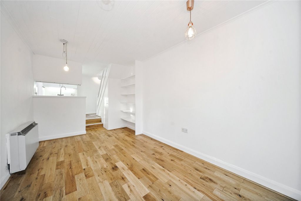 Property photo 3 of 8