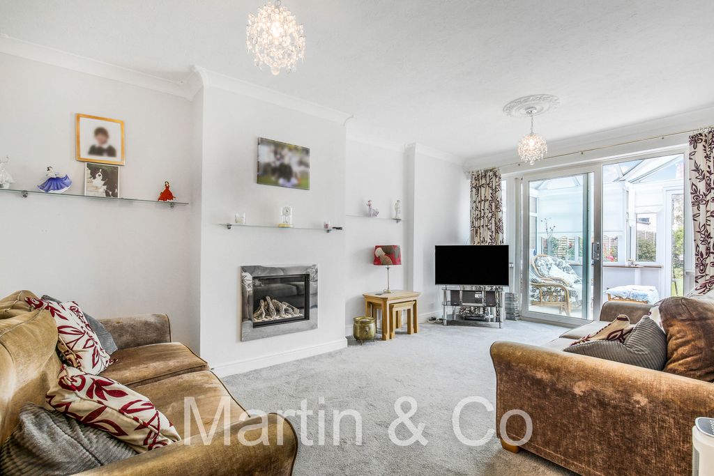 Property photo 2 of 18 1716501066 - 63 Ash Road, Sm3 - 11