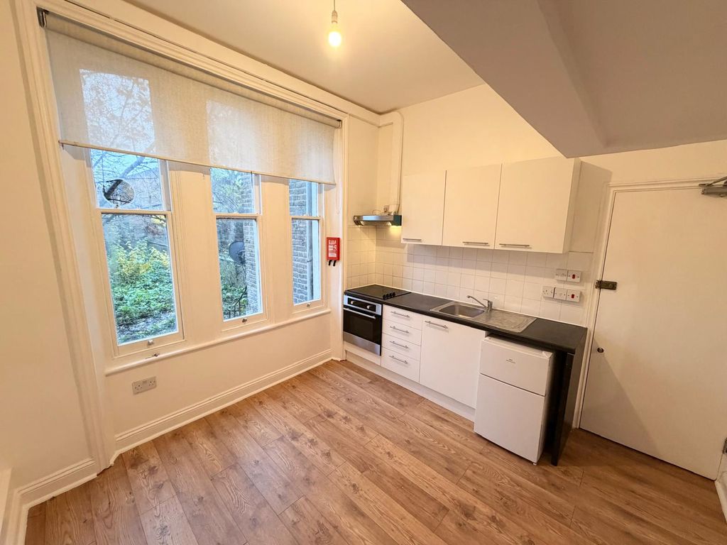 Property photo 2 of 5