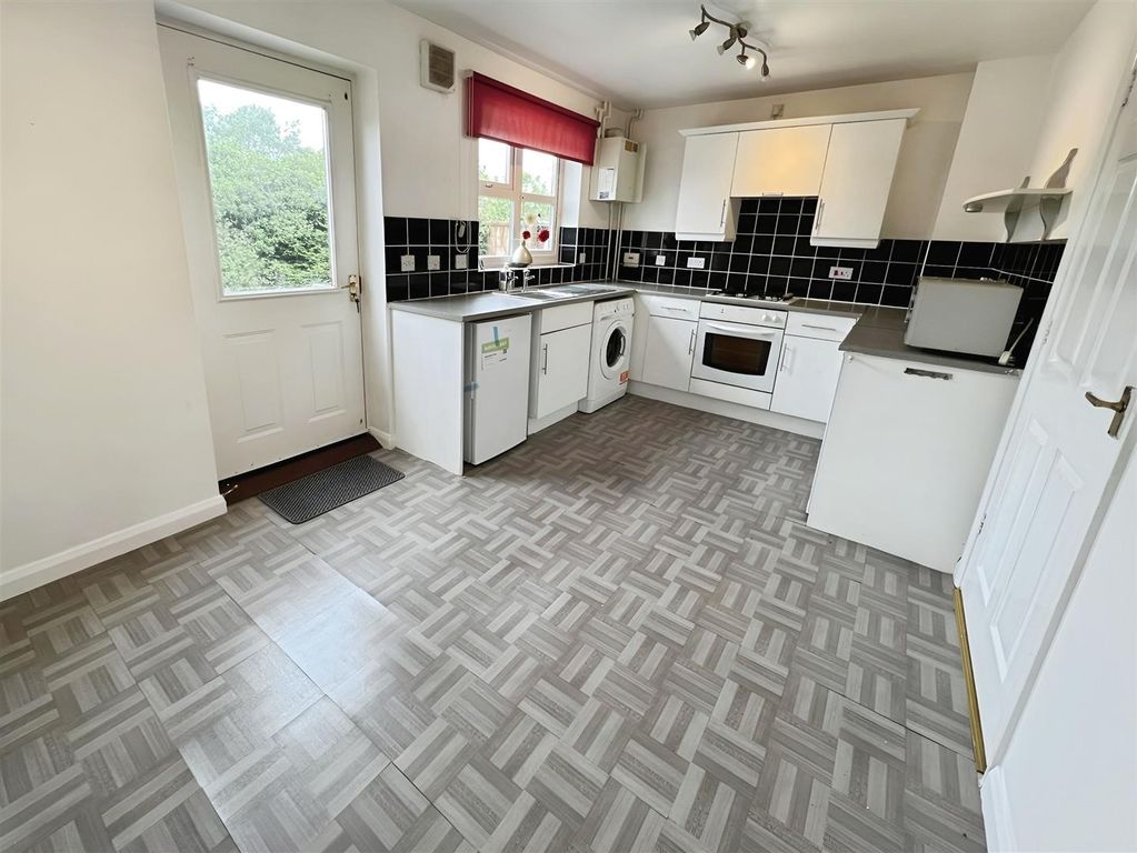 Property photo 3 of 9 Dining Kitchen
